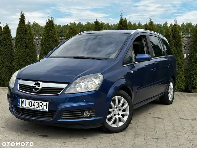 Opel Zafira 1.6 Cosmo — wynajem długoterminowy bez BIK